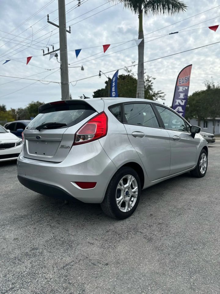 
								Ford Fiesta 2015 full									