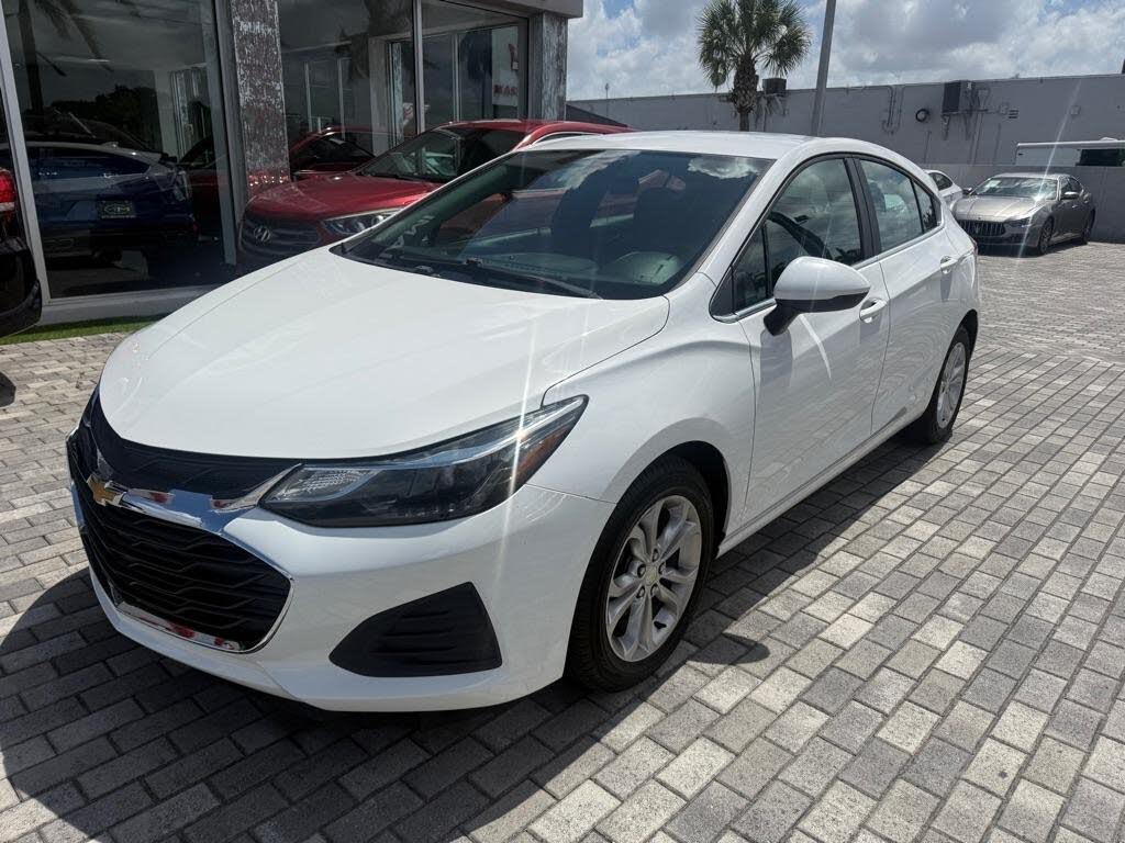 
								Chevrolet Cruze 2019 full									