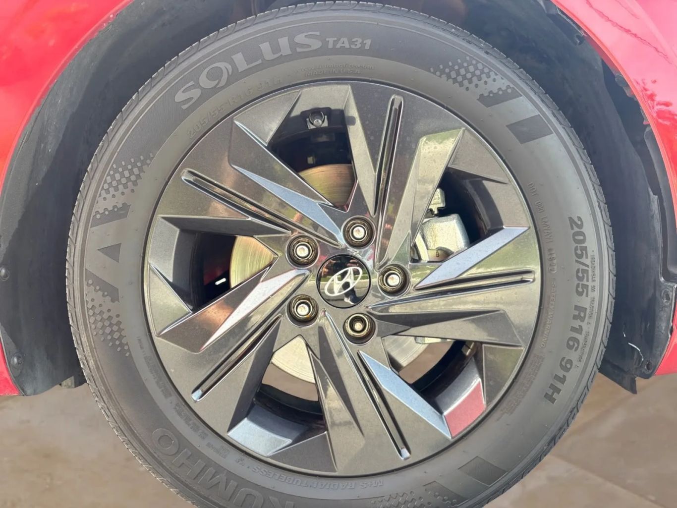 
								Hyundai Elantra 2022 full									