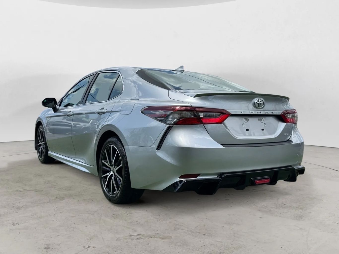 
								Toyota Camry 2022 full									