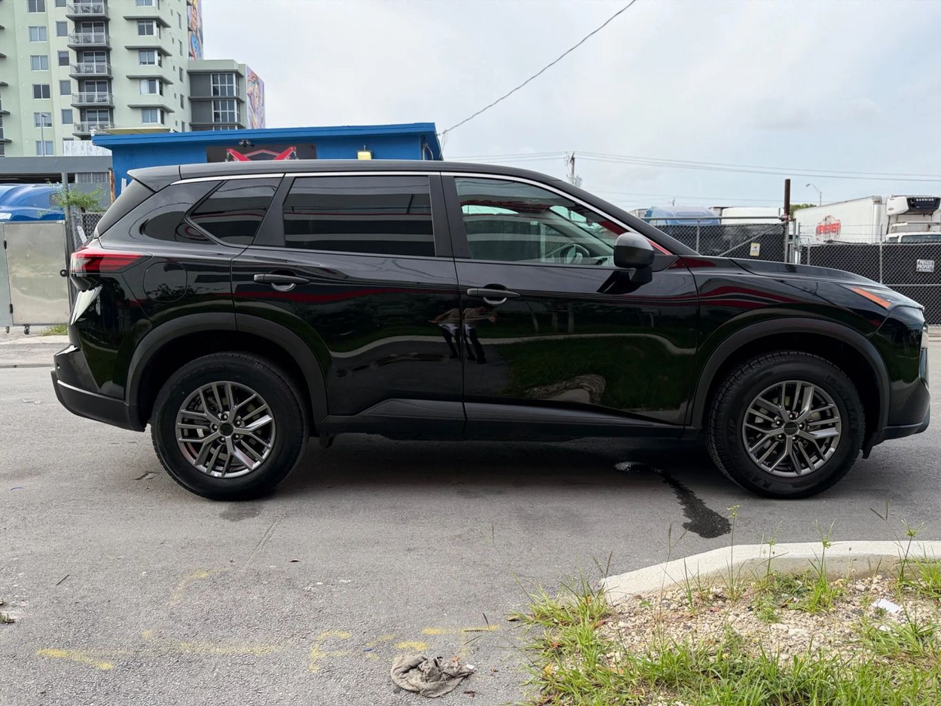 
								Nissan Rogue 2024 full									