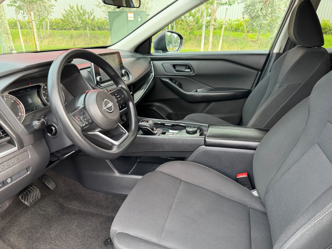 
								Nissan Rogue 2024 full									