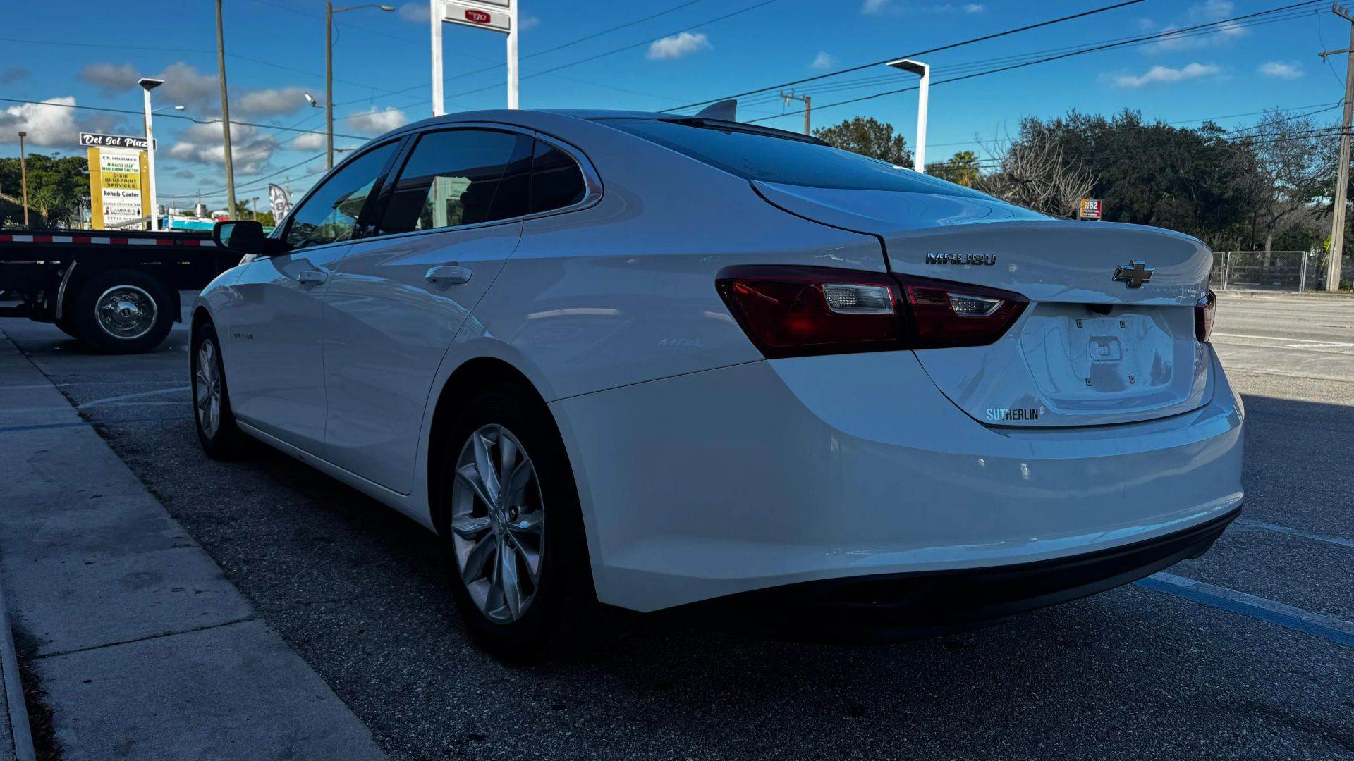 
								Chevrolet Malibu 2023 full									