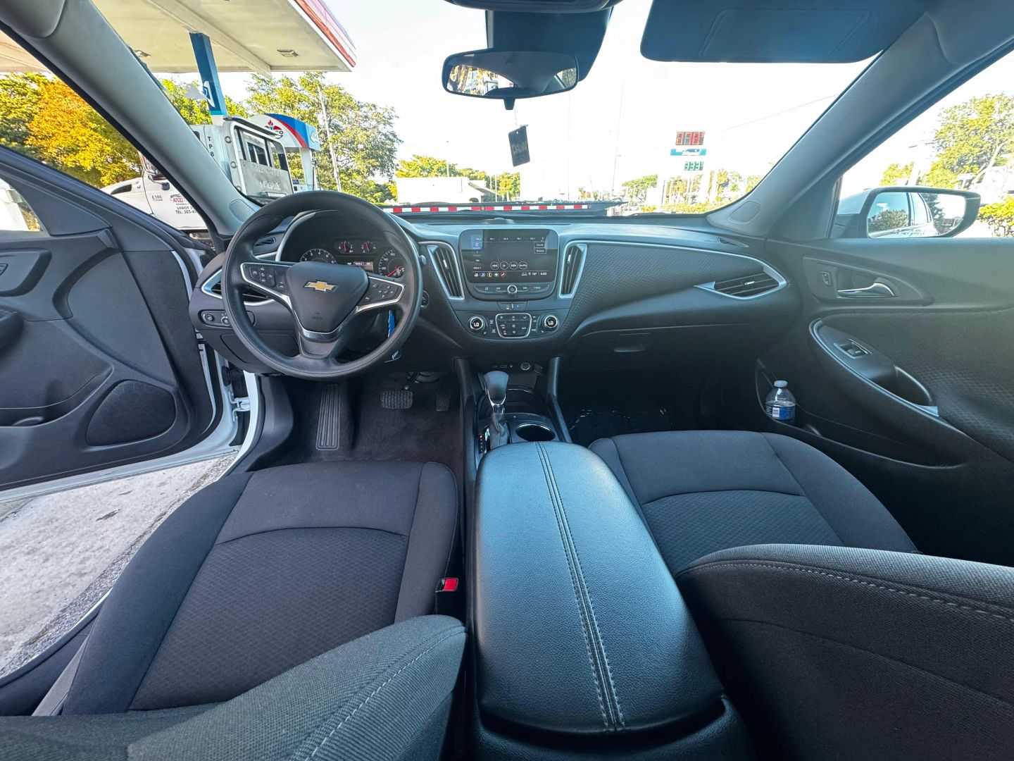 
								Chevrolet Malibu 2023 full									