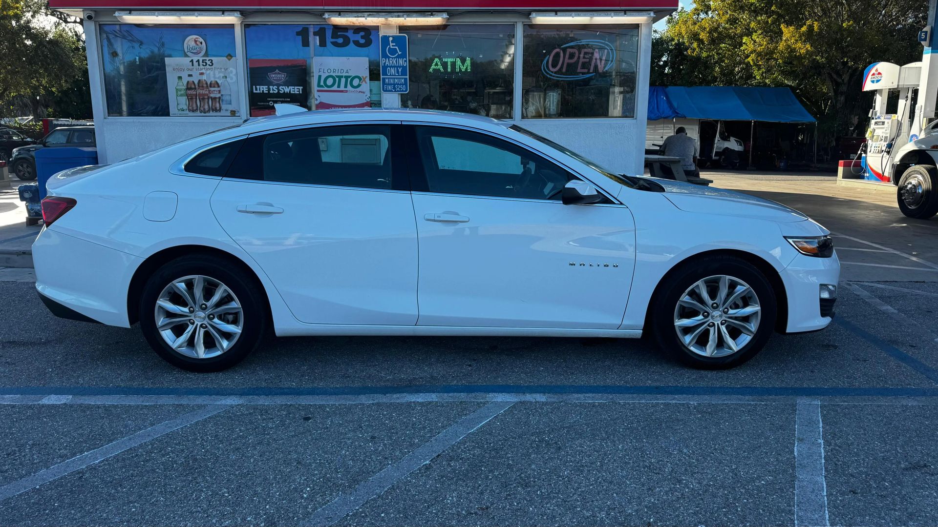 
								Chevrolet Malibu 2023 full									