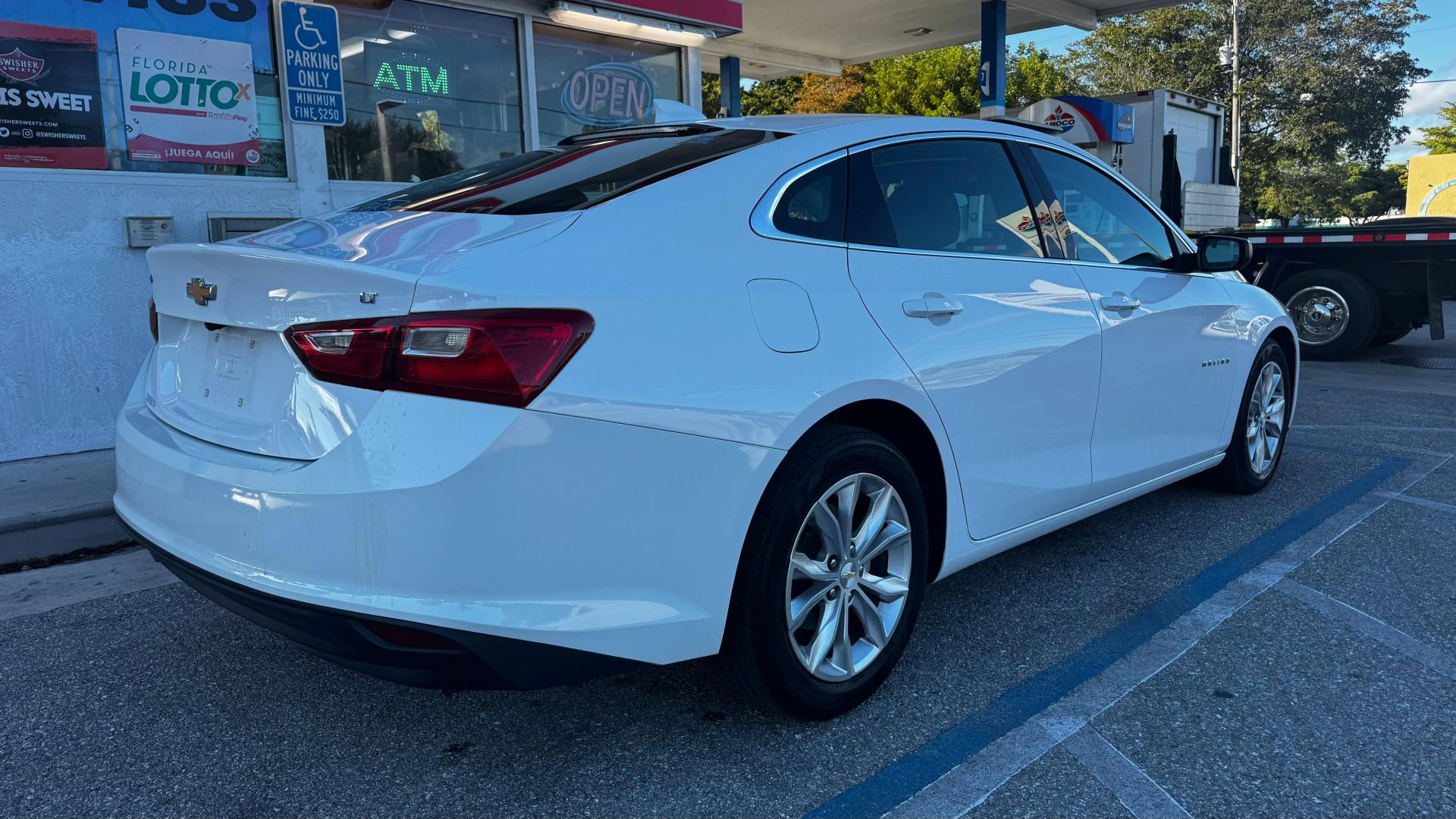 
								Chevrolet Malibu 2023 full									